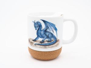 Keramiktasse mit abnehmbarem Korkboden und Deckel, liebevoll bedruckt mit blauem Drache