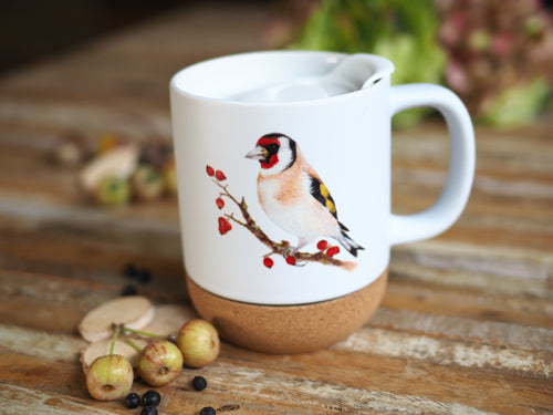 Keramiktasse mit abnehmbarem Korkboden und Deckel, liebevoll bedruckt mit Naturmotiv