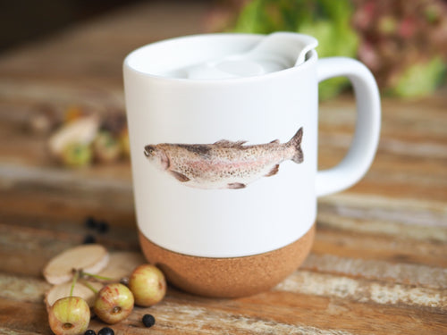 Keramiktasse mit abnehmbarem Korkboden und Deckel, liebevoll bedruckt mit Naturmotiv