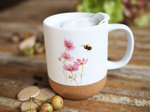Keramiktasse mit abnehmbarem Korkboden und Deckel, liebevoll bedruckt mit Naturmotiv