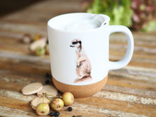 Laden Sie das Bild in den Galerie-Viewer, Große Tasse mit Korkboden &quot;Erdmännchen&quot;

