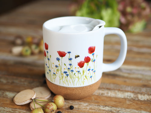 Keramiktasse mit abnehmbarem Korkboden und Deckel, liebevoll bedruckt mit Naturmotiv
