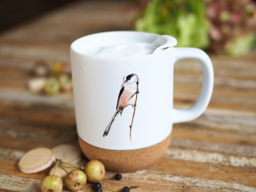 Keramiktasse mit abnehmbarem Korkboden und Deckel, liebevoll bedruckt mit Naturmotiv