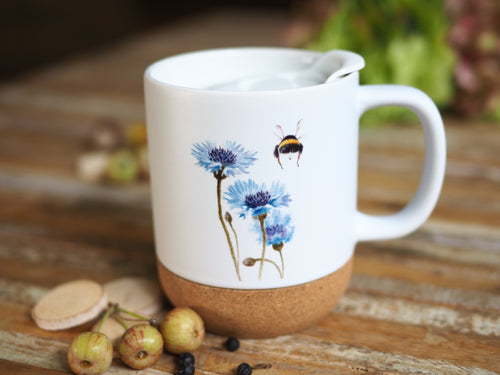 Keramiktasse mit abnehmbarem Korkboden und Deckel, liebevoll bedruckt mit Naturmotiv