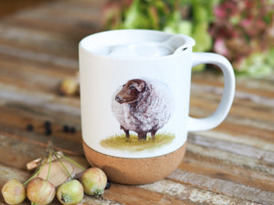 Keramiktasse mit abnehmbarem Korkboden und Deckel, liebevoll bedruckt mit Naturmotiv