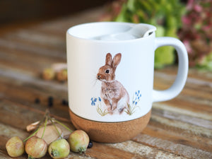 Große Tasse mit Korkboden "Häschen im Gras"