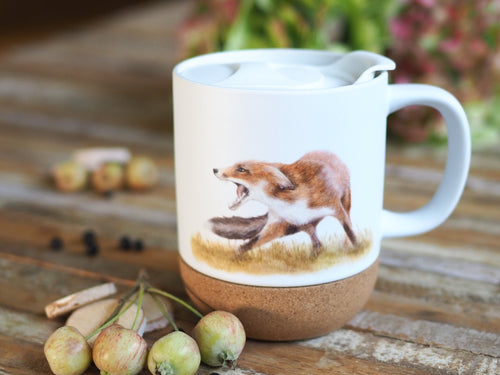 Keramiktasse mit abnehmbarem Korkboden und Deckel, liebevoll bedruckt mit Naturmotiv