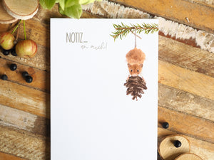 Notizblock mit handgemaltem Tier- oder Blumenmotiv, liebevoll gestaltet auf feinem Papier