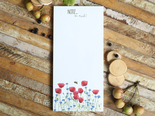 Notizblock mit handgemaltem Tier- oder Blumenmotiv, liebevoll gestaltet auf feinem Papier
