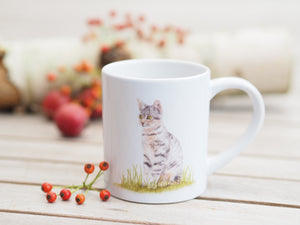 Feine, kleine Keramiktasse "Träumende Katze"