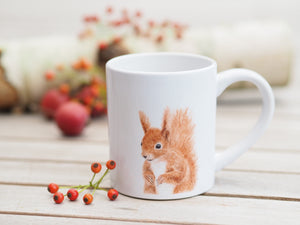 Feine, kleine Keramiktasse "Quirliges Eichhörnchen"