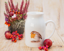 Laden Sie das Bild in den Galerie-Viewer, Milchkännchen/Vase &quot;Fluffiges Rotkehlchen&quot;
