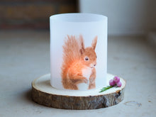 Laden Sie das Bild in den Galerie-Viewer, Windlicht Tischdeko &quot;Quirliges Eichhörnchen&quot;

