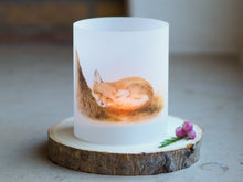 Laden Sie das Bild in den Galerie-Viewer, Windlicht Tischdeko &quot;Schlafender Fuchs&quot;
