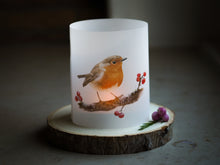 Laden Sie das Bild in den Galerie-Viewer, Windlicht / Teelichtpapier &quot;Puscheliges Rotkehlchen&quot;

