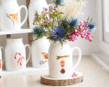 Laden Sie das Bild in den Galerie-Viewer, Vase Milchkännchen Weihnachten Maus
