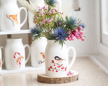 Laden Sie das Bild in den Galerie-Viewer, Vase Milchkännchen Meise Vogel 
