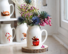 Laden Sie das Bild in den Galerie-Viewer, Vase Milchkännchen Weihnachten Maus
