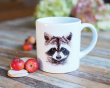 Laden Sie das Bild in den Galerie-Viewer, Kindertasse &quot;Niedlicher Waschbär&quot;

