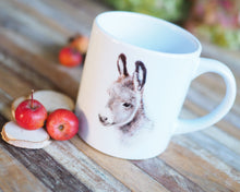 Laden Sie das Bild in den Galerie-Viewer, Kindertasse &quot;Flauschiger Esel&quot;

