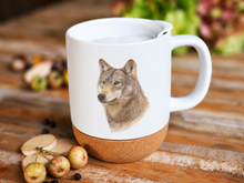 Laden Sie das Bild in den Galerie-Viewer, Grosse Tasse mit Korkboden "Schöner Wolf"
