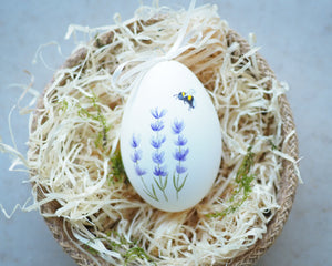 Osterei Bio-Gänseei mit Hummel und Lavendel, handbemalt