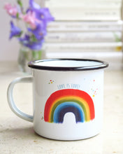 Laden Sie das Bild in den Galerie-Viewer, Emailletasse  &quot;Regenbogen Love is Love&quot;
