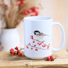 Laden Sie das Bild in den Galerie-Viewer, Große Teetasse &quot;Tannenmeise mit Beeren&quot;
